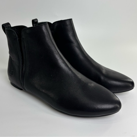Born Shoes - Born black leather ankle boots 6 flat comfort pull on